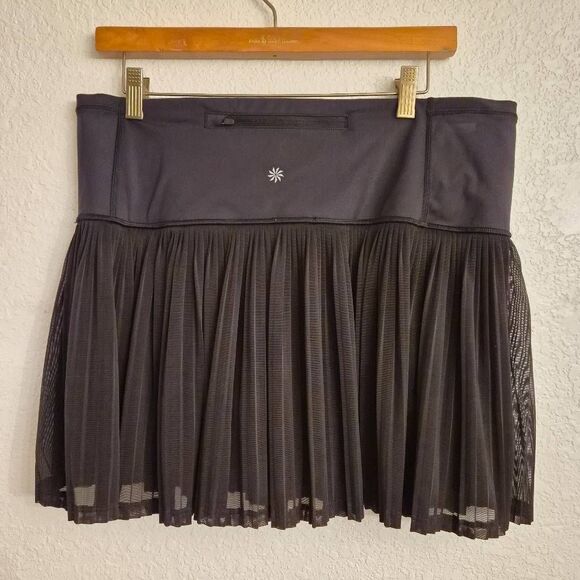 NWOT Athleta Pleated Tennis Skort: Athleisure Essential, Comfy Flattering Fit - Picture 3 of 5
